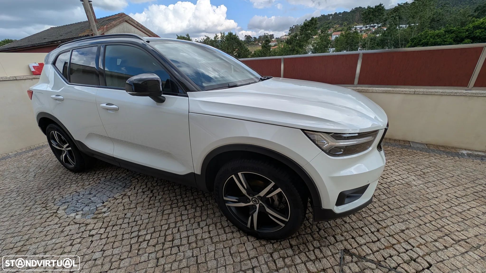 Volvo XC 40 2.0 D3 R-Design AWD Geartronic - 1