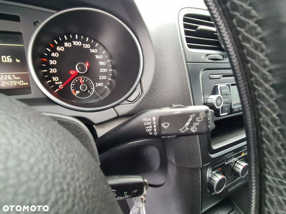 Volkswagen Golf VI 1.6 TDI Comfortline - 14