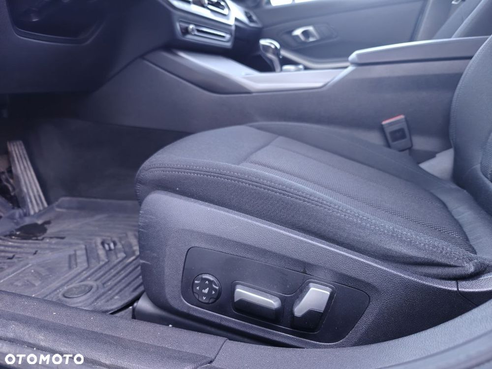 BMW Seria 3 320d MHEV Advantage - 13
