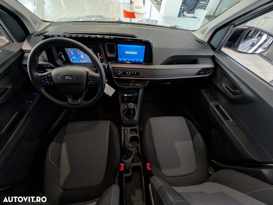 Ford Transit Courier - 29