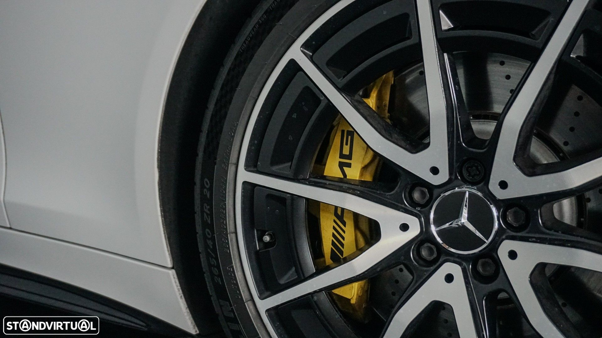 Mercedes-Benz SL 63 AMG - 39