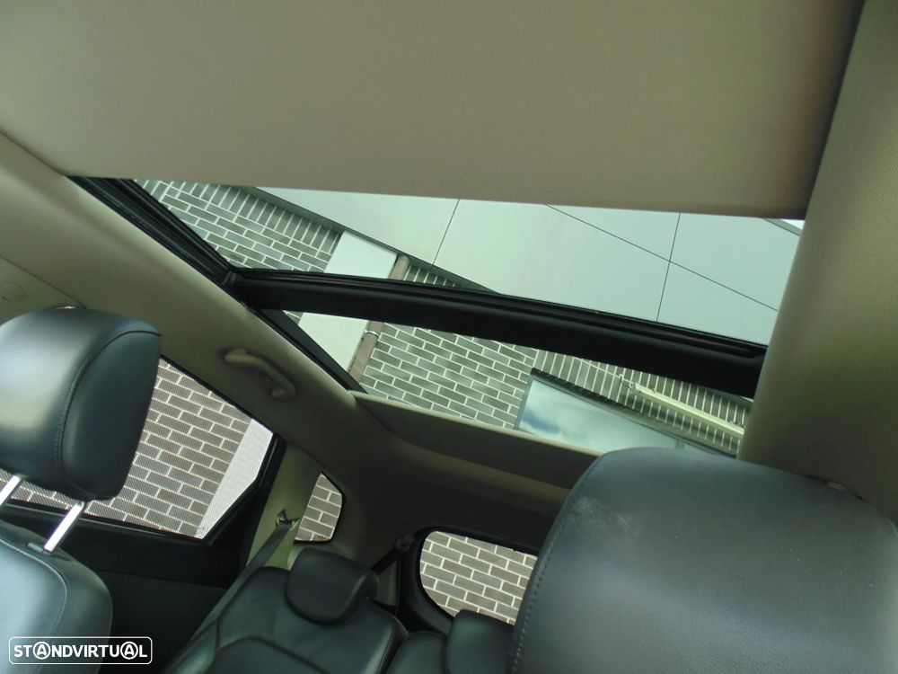 Kia Carens 1.7 CRDi ISG TX - 36