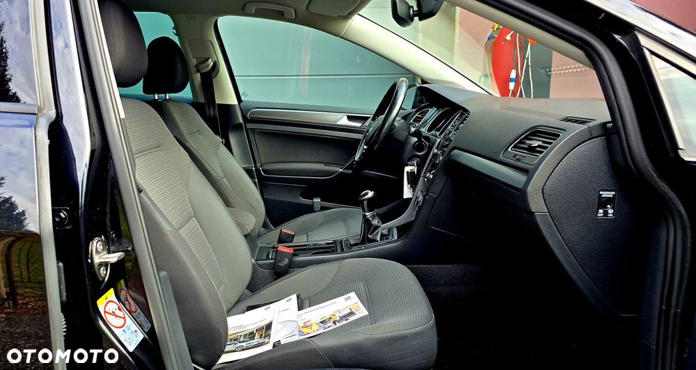 Volkswagen Golf - 18