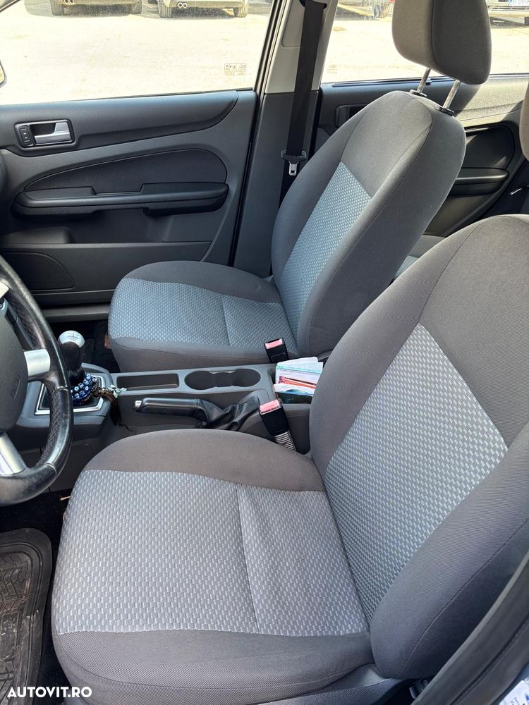 Ford Focus 1.6 TDCi Ambiente - 9