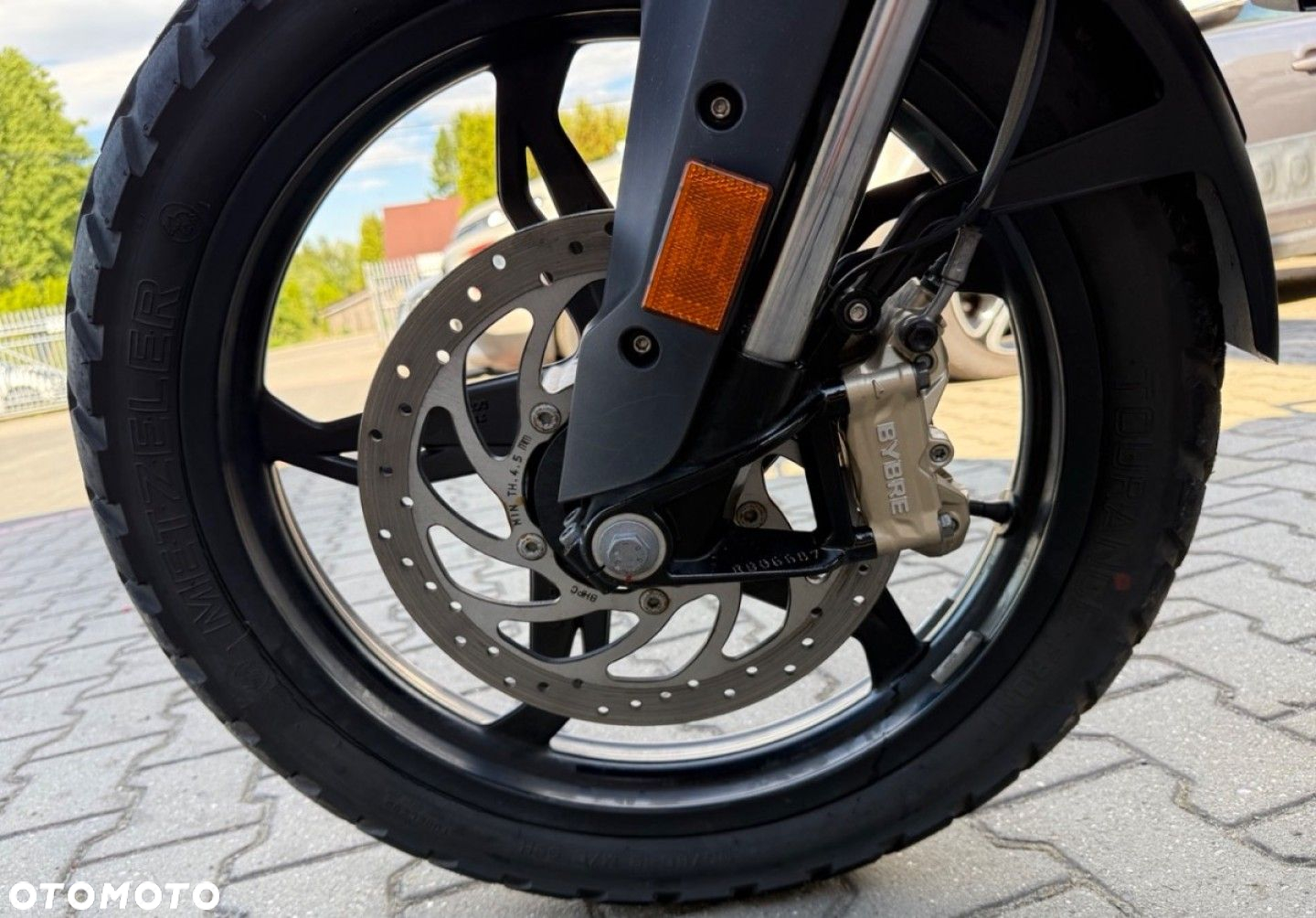 BMW G - 9