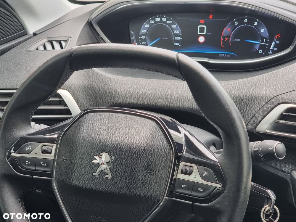 Peugeot 3008 1.2 PureTech Allure S&S - 33