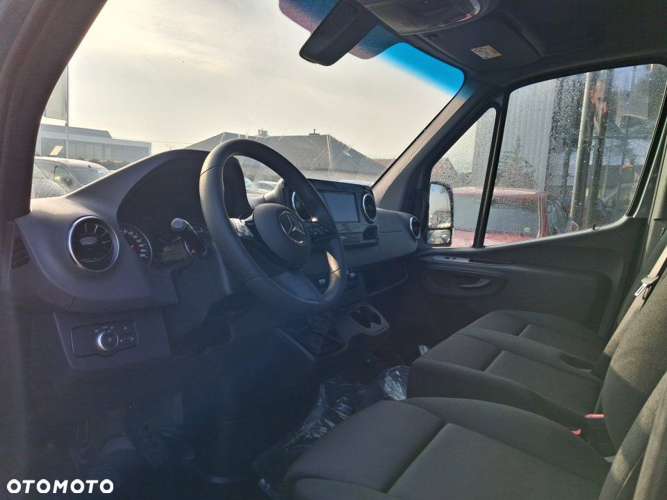 Mercedes-Benz Sprinter - 8