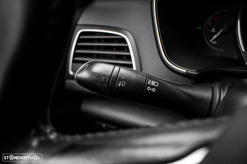Renault Mégane Sport Tourer ENERGY dCi 110 EDC INTENS - 16