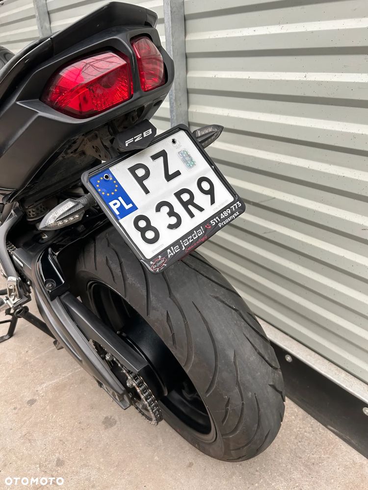 Yamaha FZ8 - 7