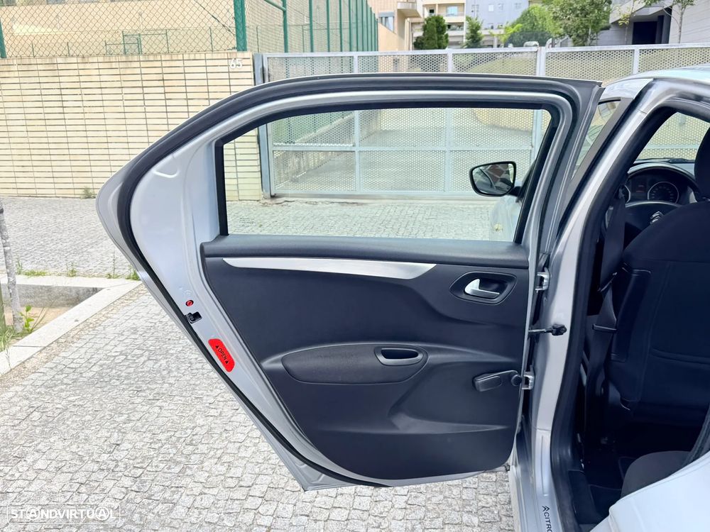 Citroën C-Elysée 1.6 HDi Exclusive - 31