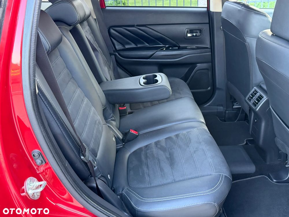 Mitsubishi Outlander Intense + - 33