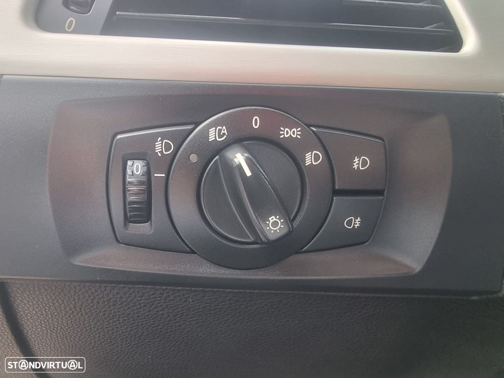 BMW 320 d Touring - 23