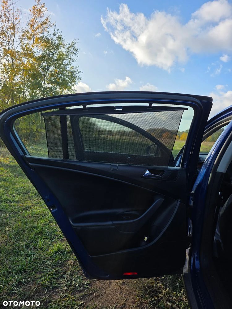 Volkswagen Passat 2.0 TDI Highline - 13