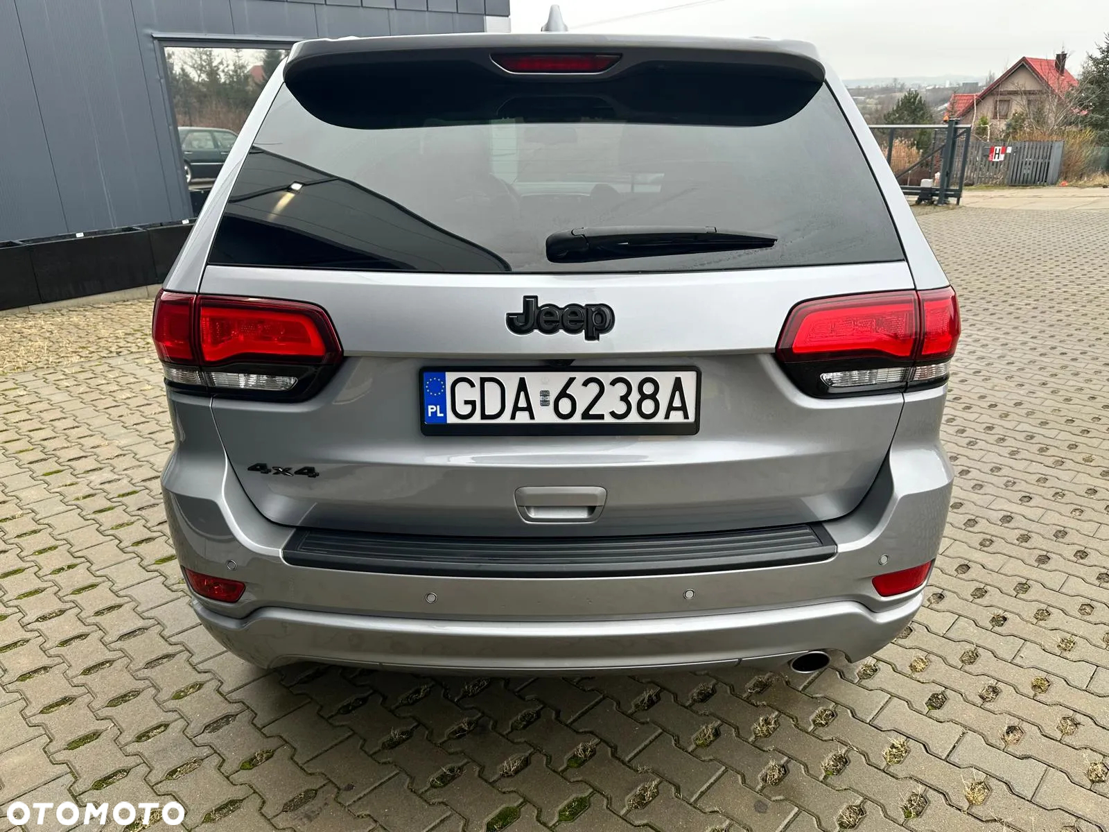 Jeep Grand Cherokee - 19
