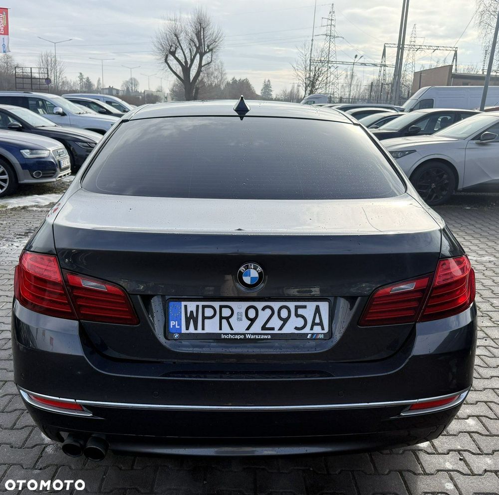 BMW Seria 5 528i xDrive Luxury Line - 10