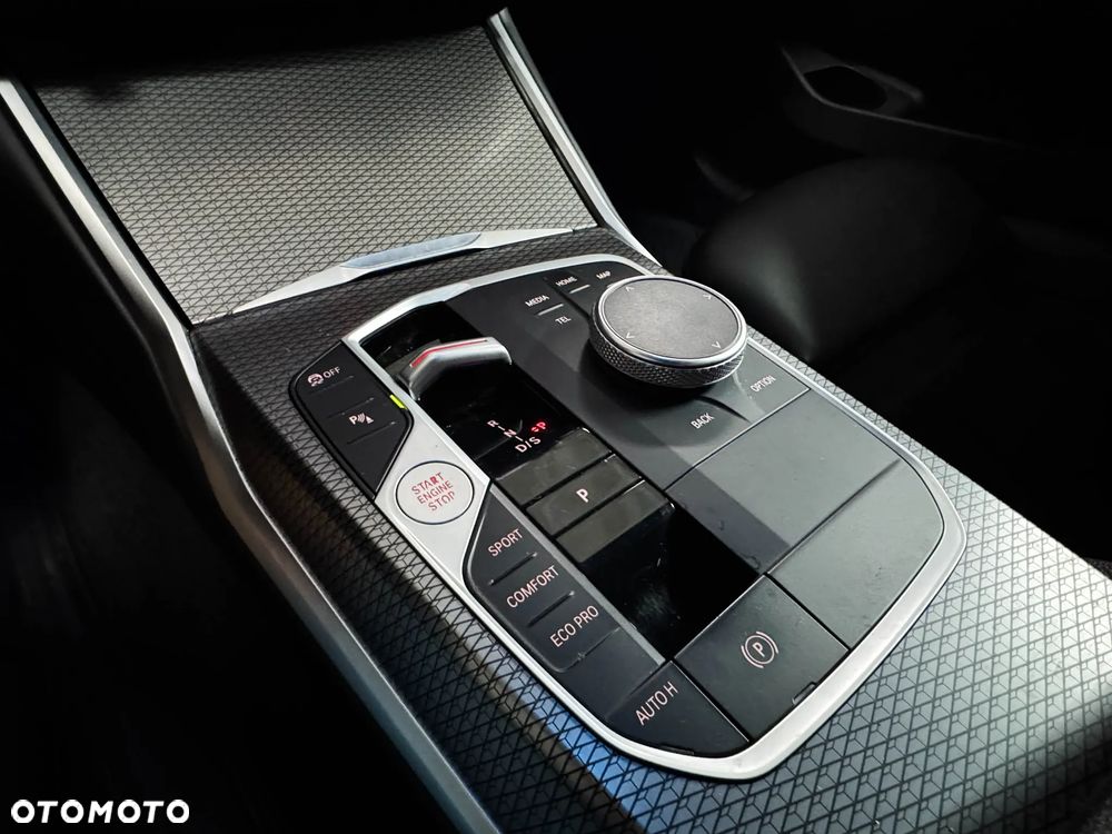BMW Seria 3 320d xDrive M Sport Shadow - 28