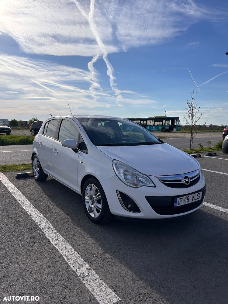 Opel Corsa 1.2 Enjoy - 1