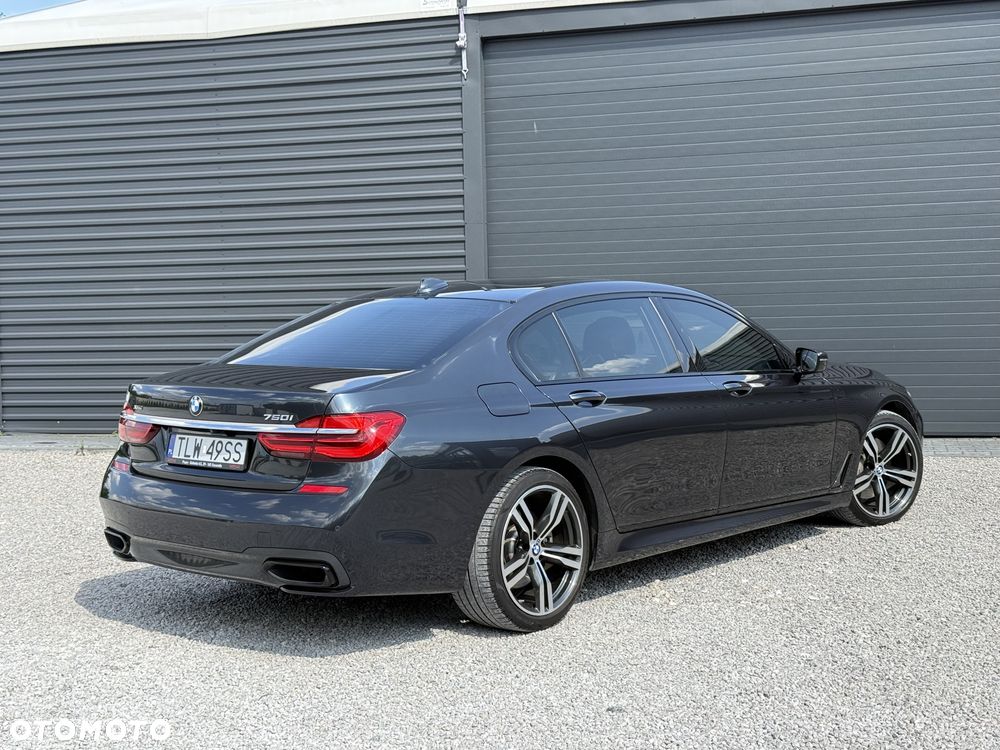 BMW Seria 7 750Li xDrive - 15