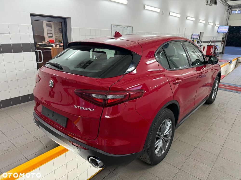 Alfa Romeo Stelvio 2.2 16V AT8 Q4 Business - 7