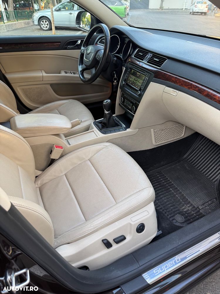 Skoda Superb 2.0 TDI 4X4 Elegance - 18