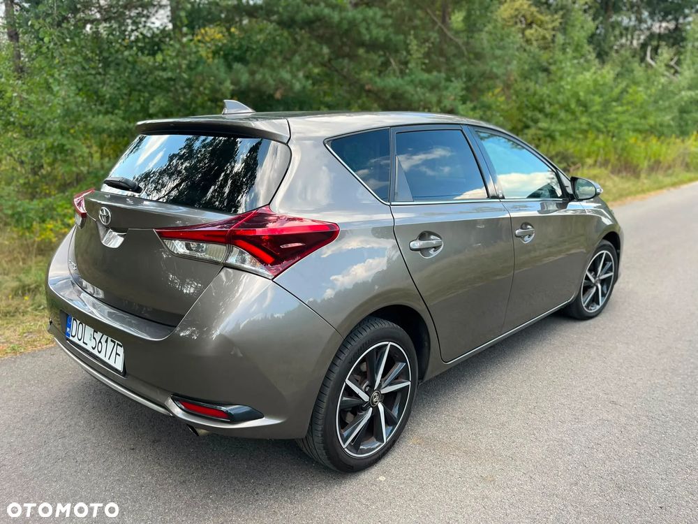 Toyota Auris 1.2 T Selection MS - 10