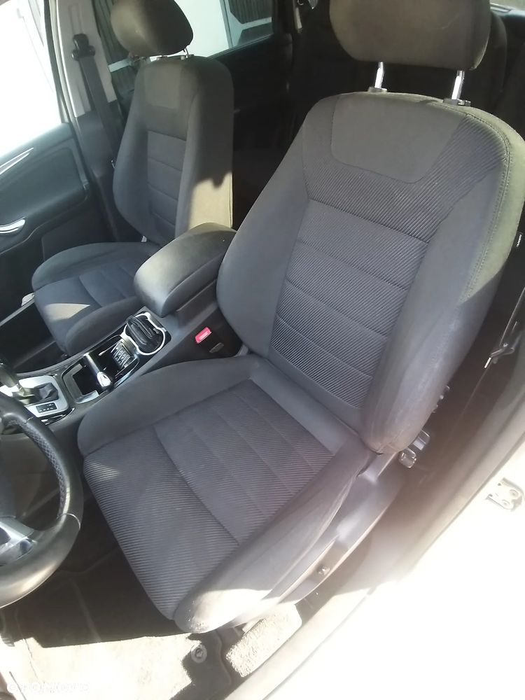 Ford Galaxy - 19