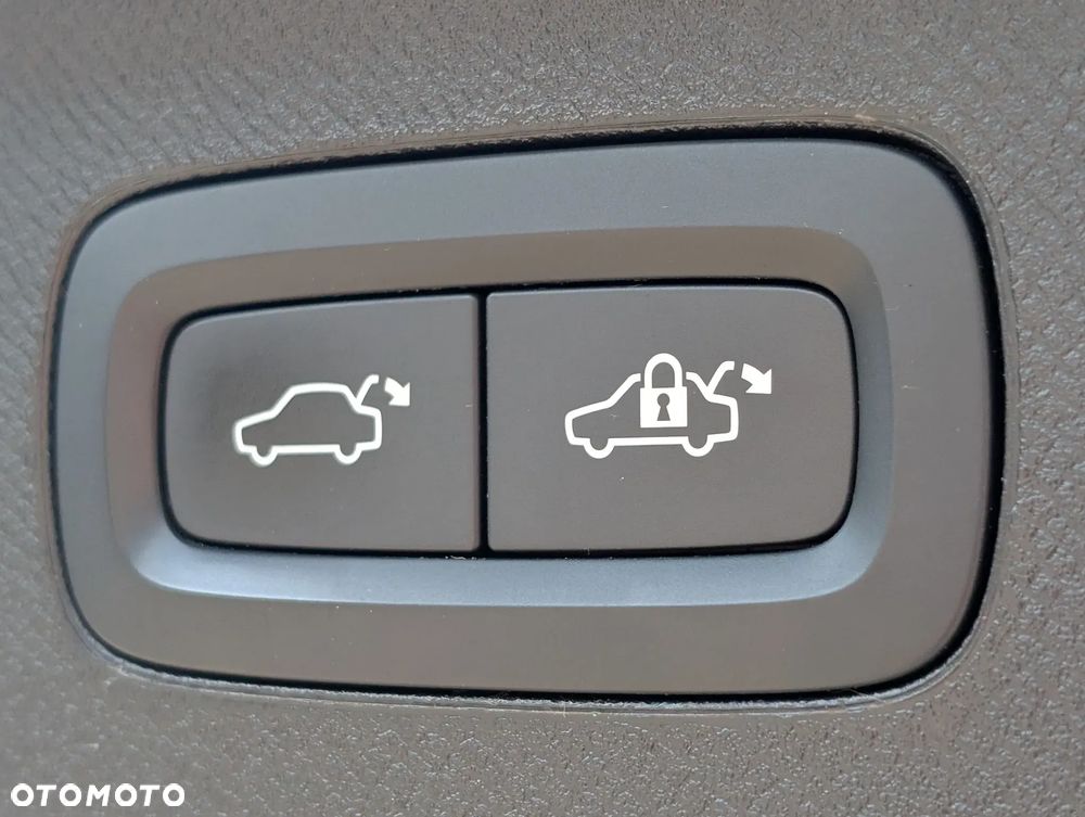 Volvo XC 90 B5 D AWD Ultimate Dark - 13