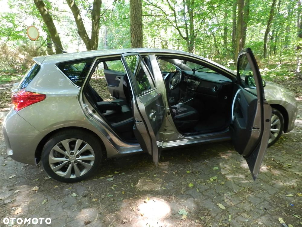 Toyota Auris 1.8 HSD Luna - 13