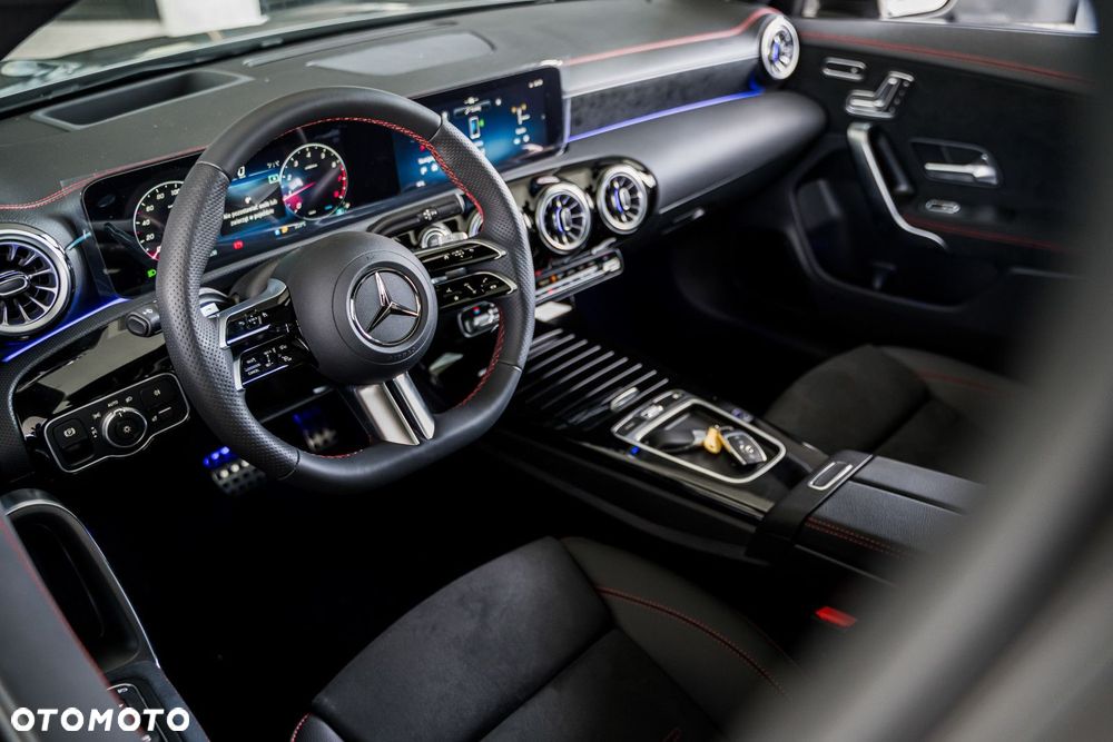 Mercedes-Benz CLA - 13