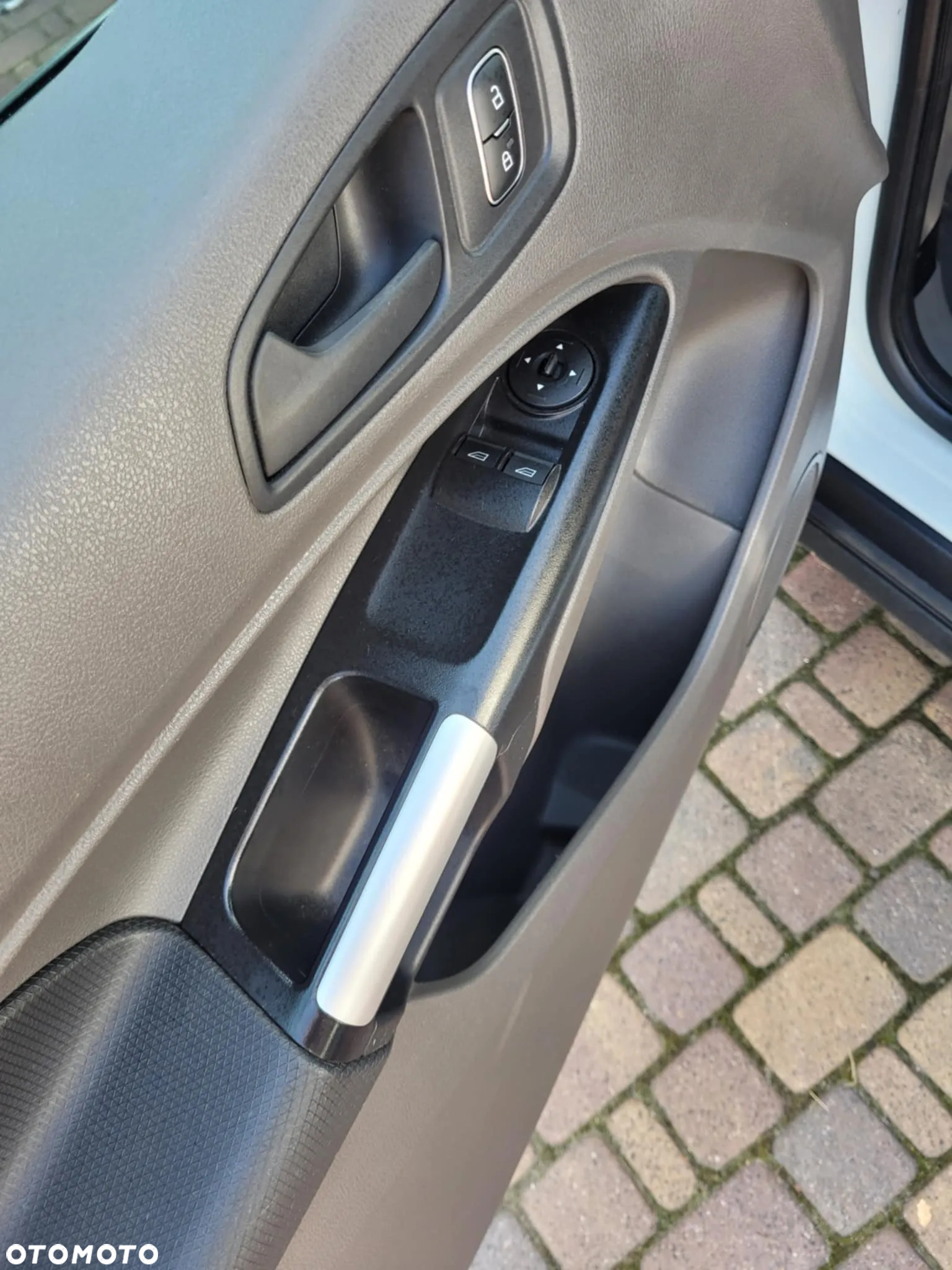Ford TRANSIT CONNECT - 12
