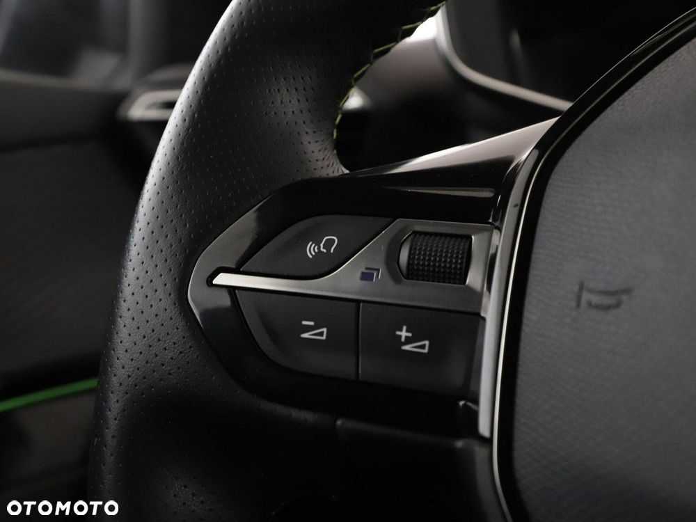 Peugeot 2008 1.2 PureTech GT Line S&S - 32