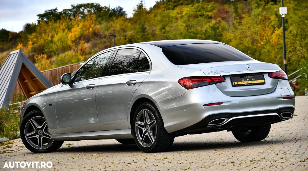 Mercedes-Benz E 300 de Aut. - 8