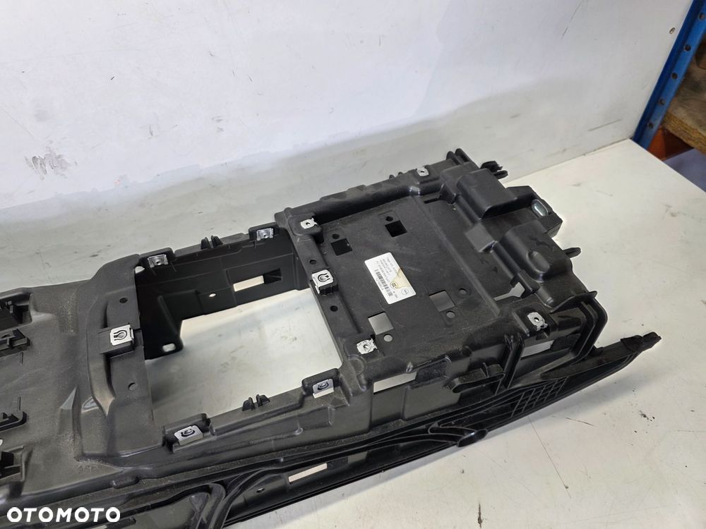 STELAŻ PODSTAWA TUNELU ŚRODKOWEGO AUDI Q7 4M 4M0863243B - 3