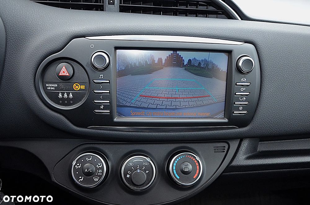 Toyota Yaris 1.5 Premium - 21