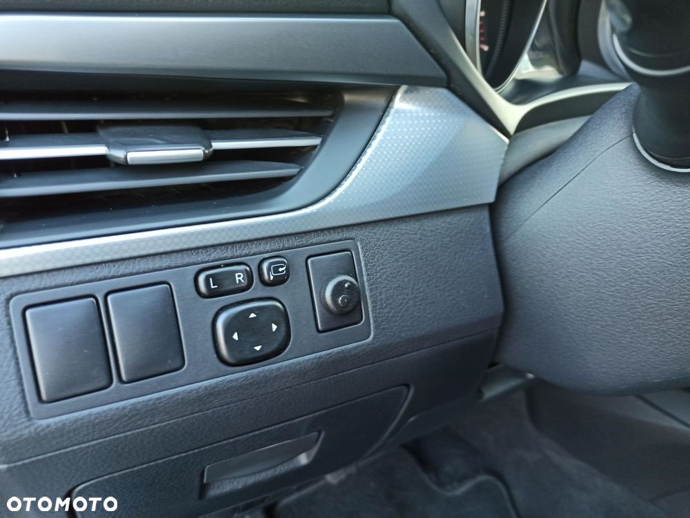 Toyota Avensis - 18