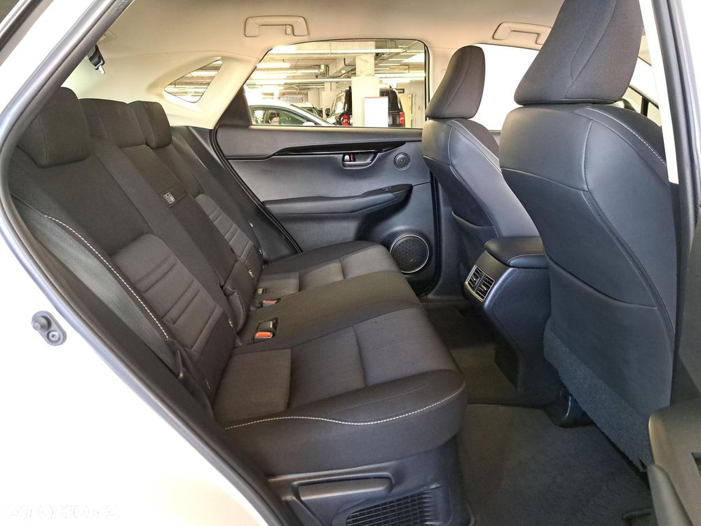 Lexus NX 300h Business Edition AWD - 14