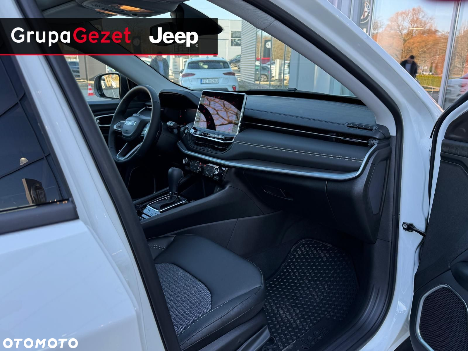 Jeep Compass - 16