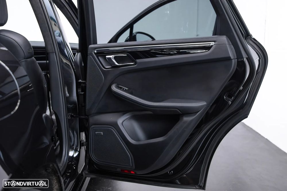 Porsche Macan Turbo PDK - 16