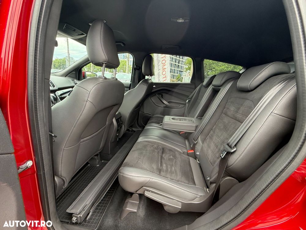 Ford Kuga 2.0 TDCi 4WD Powershift ST-Line - 12