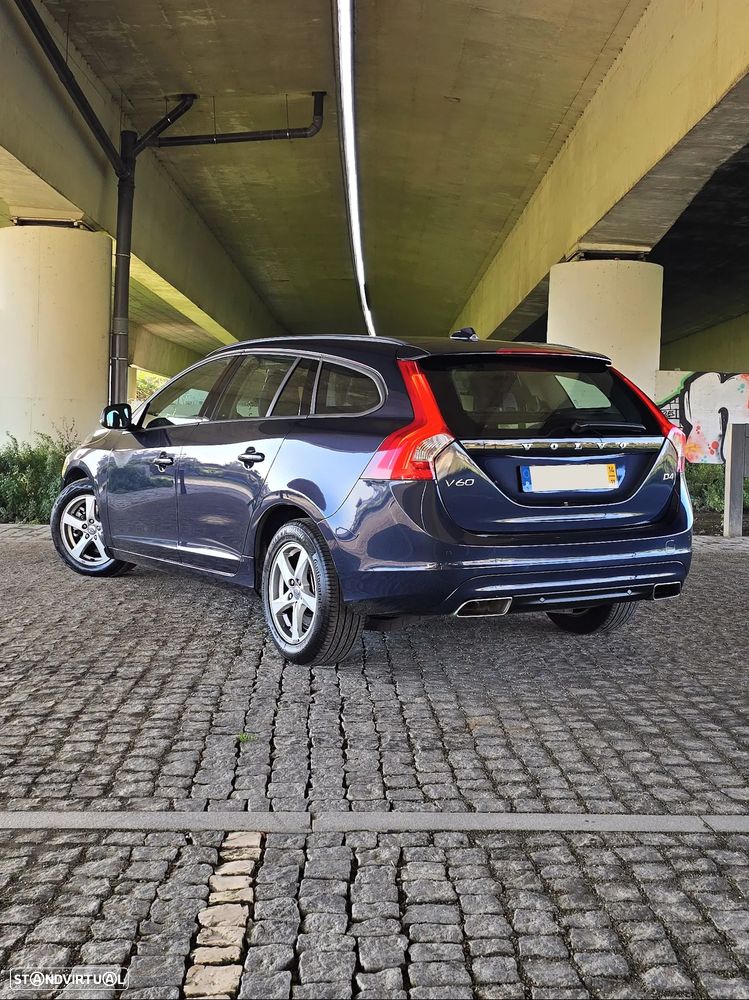 Volvo V60 2.0 D4 Kinetic - 2