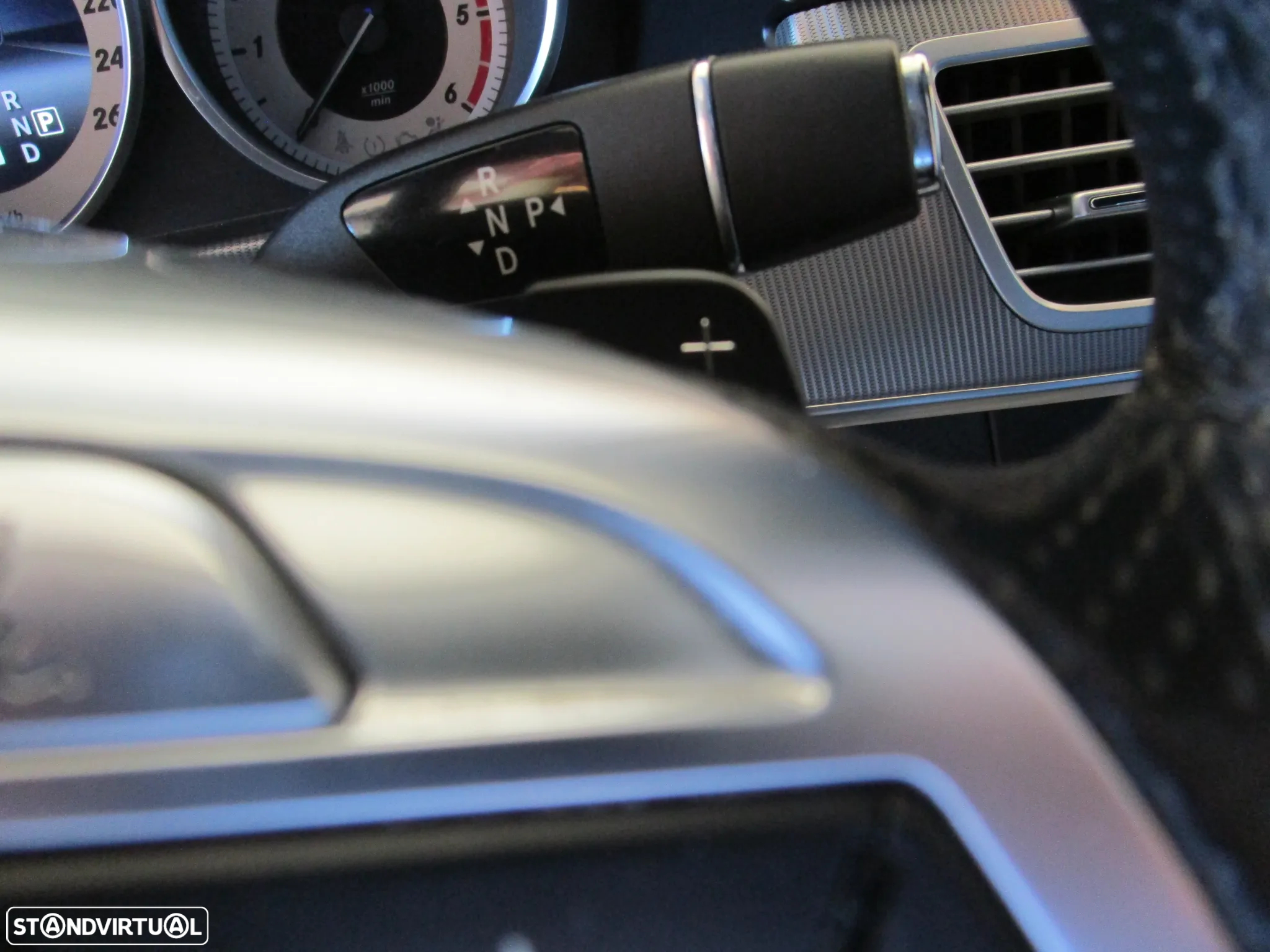 Mercedes-Benz E 300 Bluetec Hybrid Avantgarde - 31