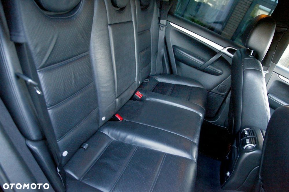 Porsche Cayenne - 16