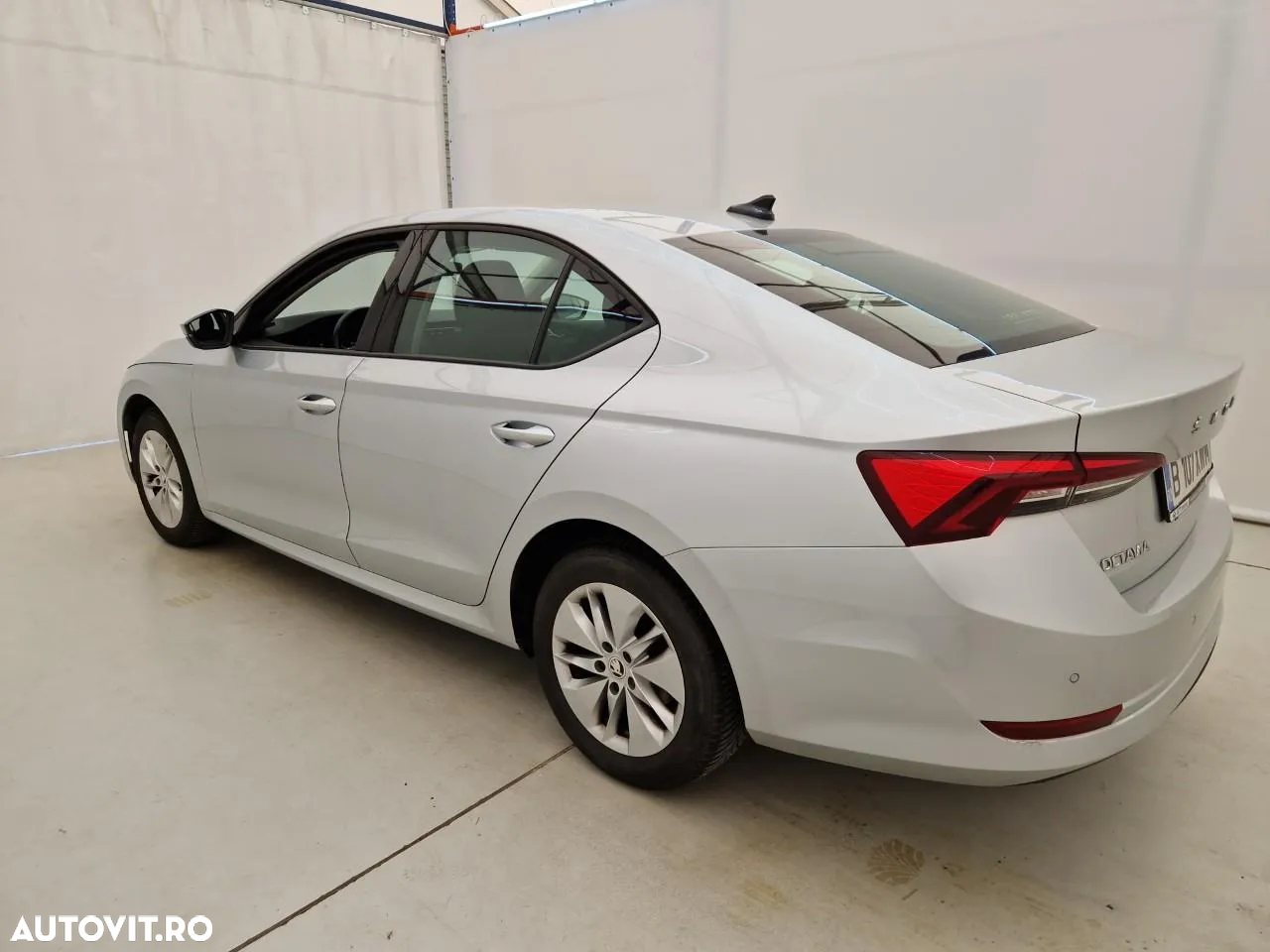 Skoda Octavia 2.0 TDI DSG Ambition - 4