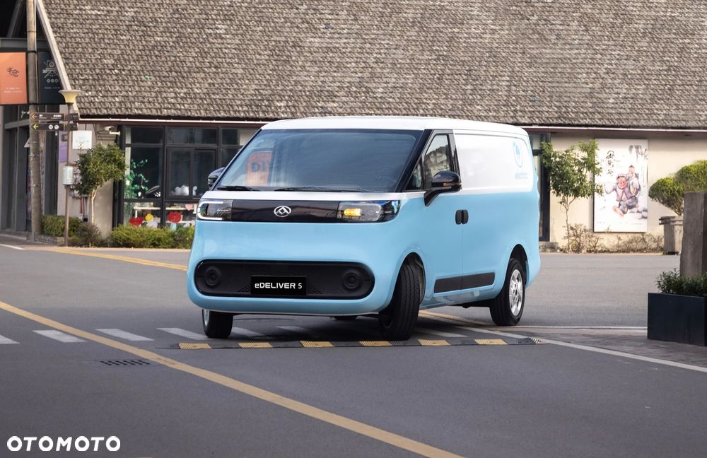 Maxus E-DELIVER 5 - 12