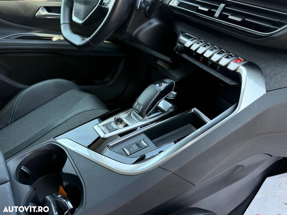 Peugeot 3008 1.2 PureTech 130 EAT8 Allure Pack - 24