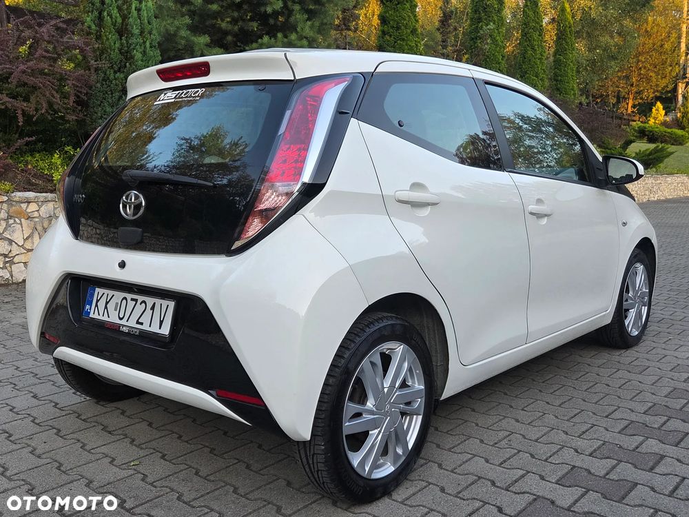 Toyota Aygo x-play touch - 8