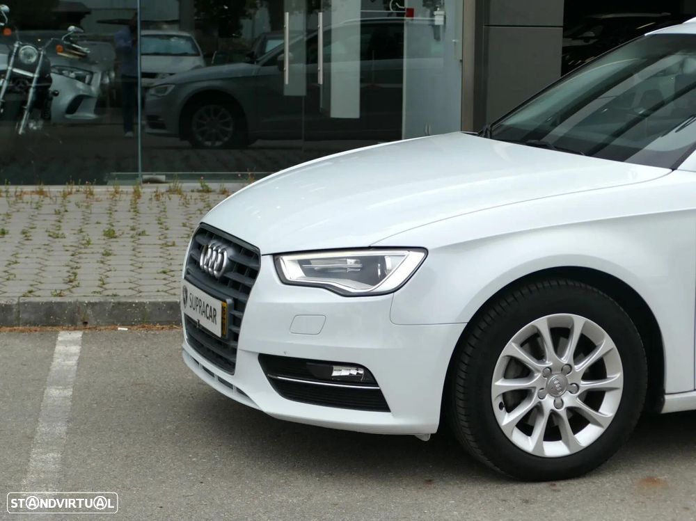 Audi A3 Sportback 1.6 TDI Advance Ultra - 4