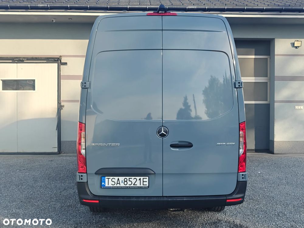 Mercedes-Benz Sprinter - 7