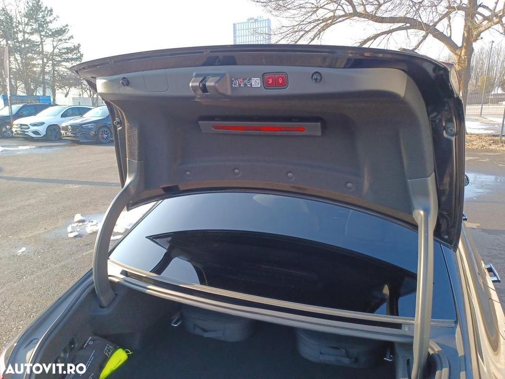 Mercedes-Benz E 400e 4Matic 9G-TRONIC - 25