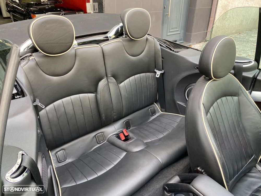MINI Cabrio John Cooper Works - 18